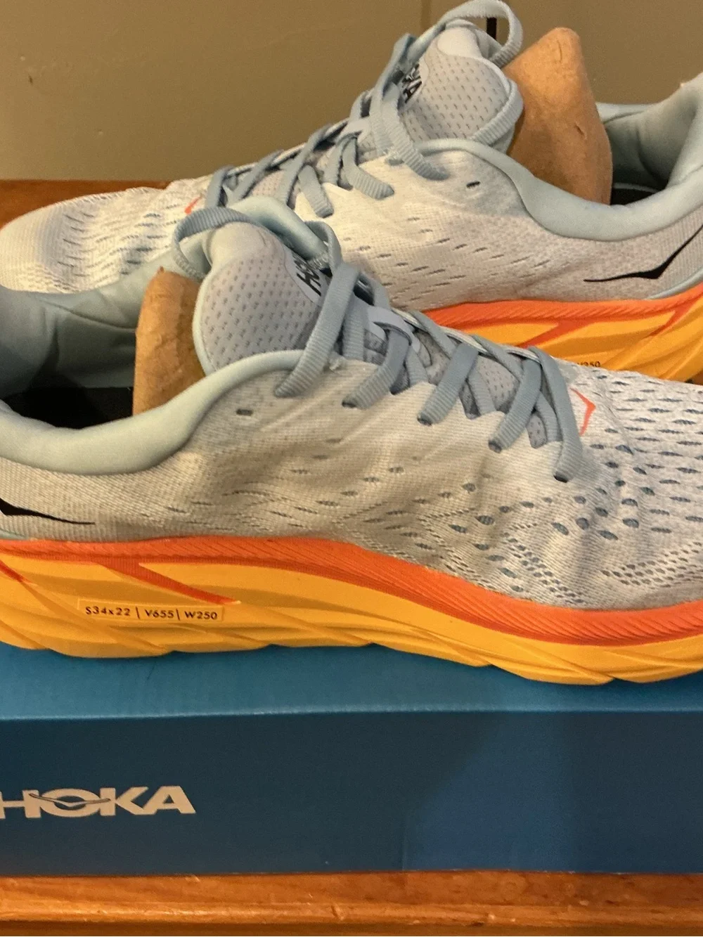 Hoka ONE Clifton 8 Light Blue and Orange Athletic Sneakers Men’s 10 1121375